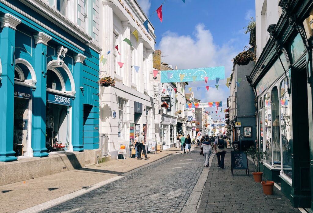 solo female travel Cornwall