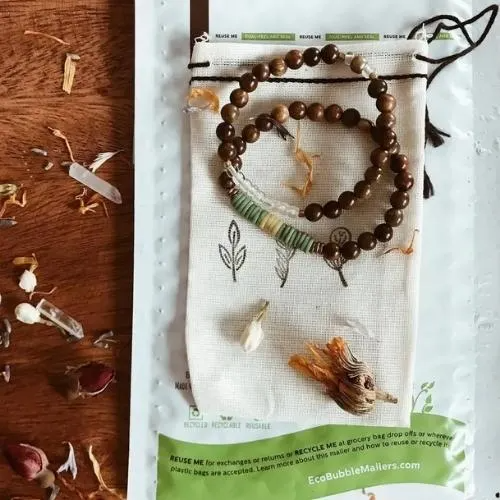 Bubble mailers protect delicate jewelry in transit