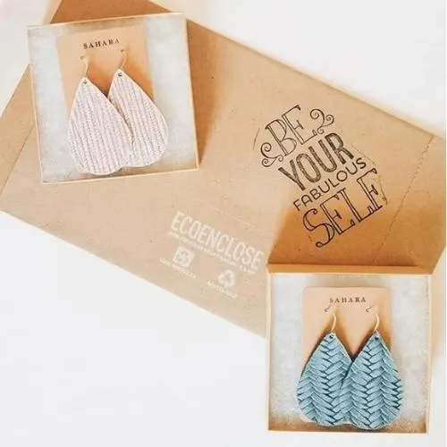Custom rigid mailer for shipping earrings
